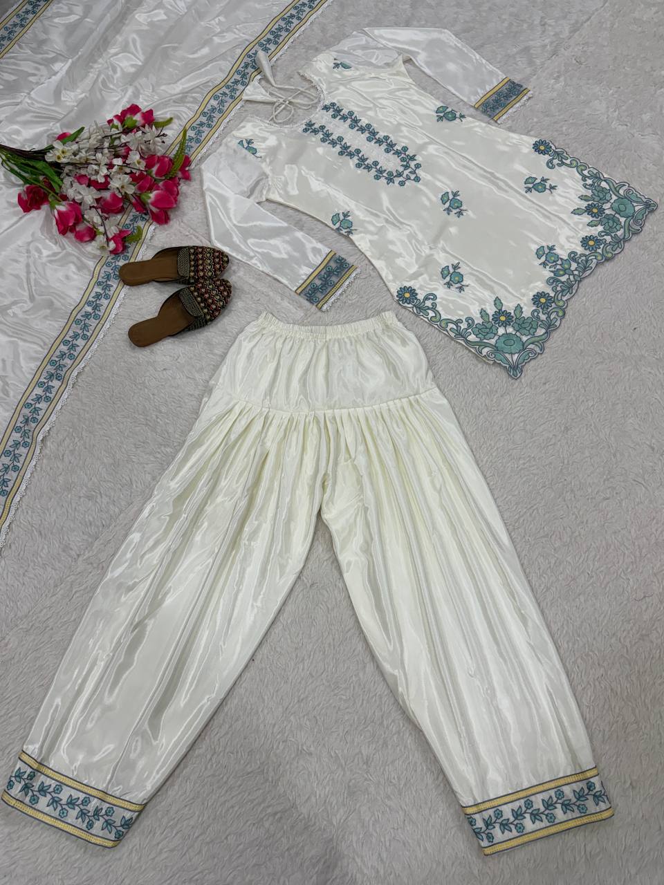 Editorial Pearl & Sage Contrast Co-ord